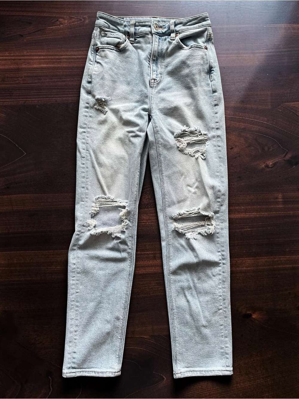 American Eagle Outfitters Pale Blue Distressed “Mom Straight Jean” Sz 0 Regular